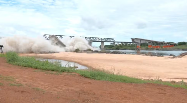 Vídeo mostra implosão da ponte que desabou entre Tocantins e Maranhão