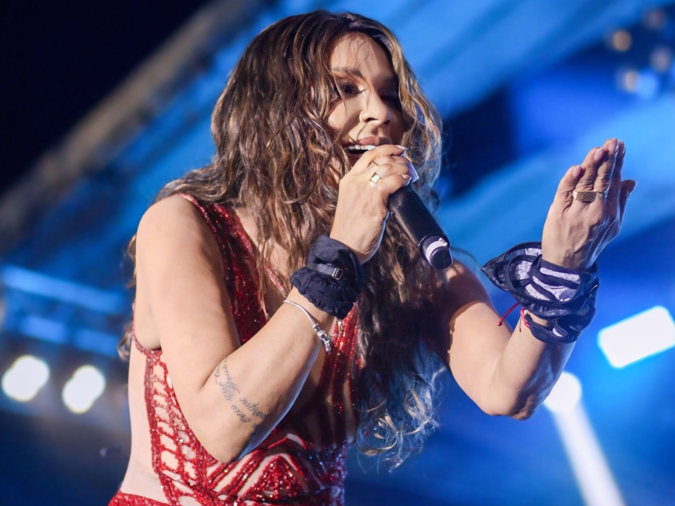 Silvânia Aquino deixa Calcinha Preta após suposta briga nos bastidores