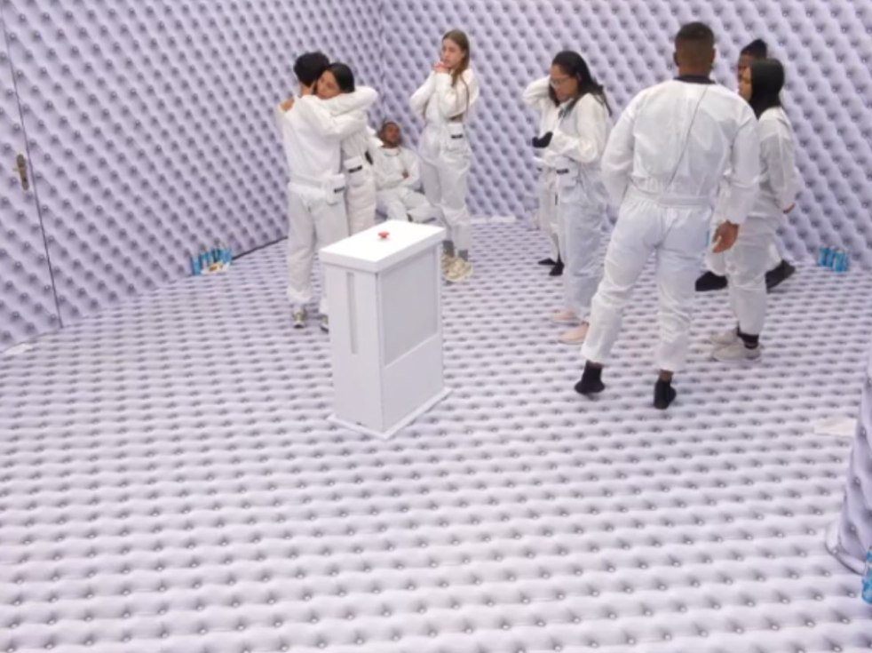 Botão vermelho: Ricardinho é o primeiro a desistir do Quarto Branco no BBB26