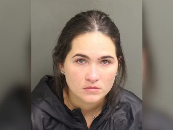 Esposa de sertanejo famoso é presa nos EUA após suposta fuga da polícia