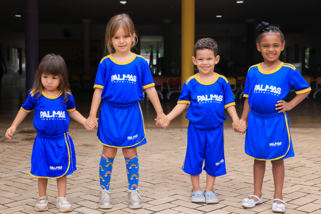 Prefeitura  de Palmas inicia entrega dos novos uniformes com a cor azul, atendendo pedido das famílias