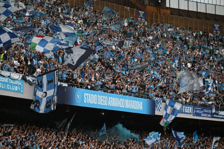 Reclamação ao VAR termina em facada na Itália