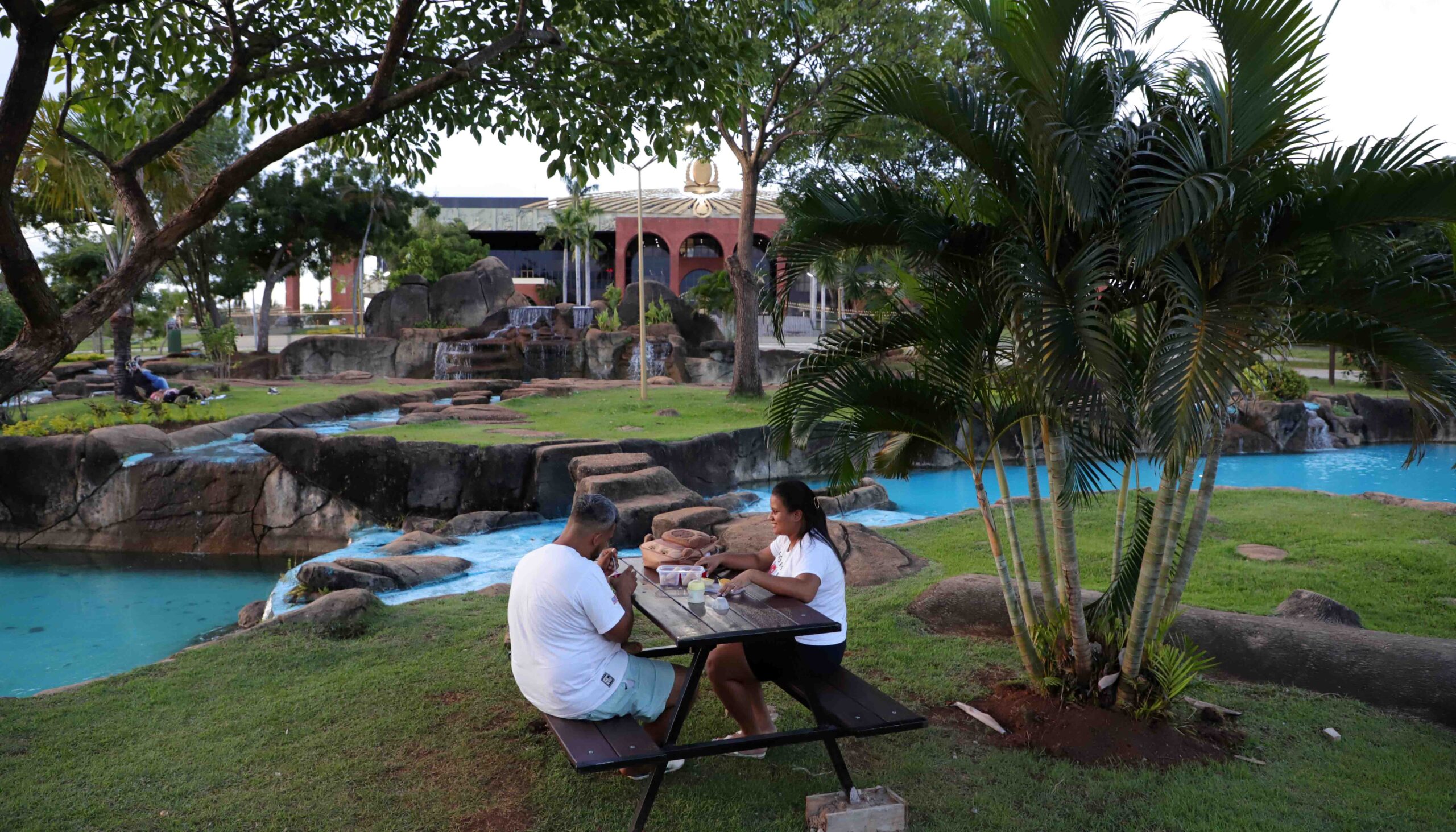 Governo do Tocantins revitaliza Praça dos Girassóis com novos espaços para pets, esportes e lazer