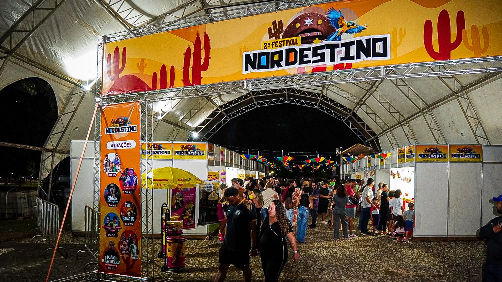 Segundo dia do Festival Nordestino atrai grande público com humor, música e gastronomia
