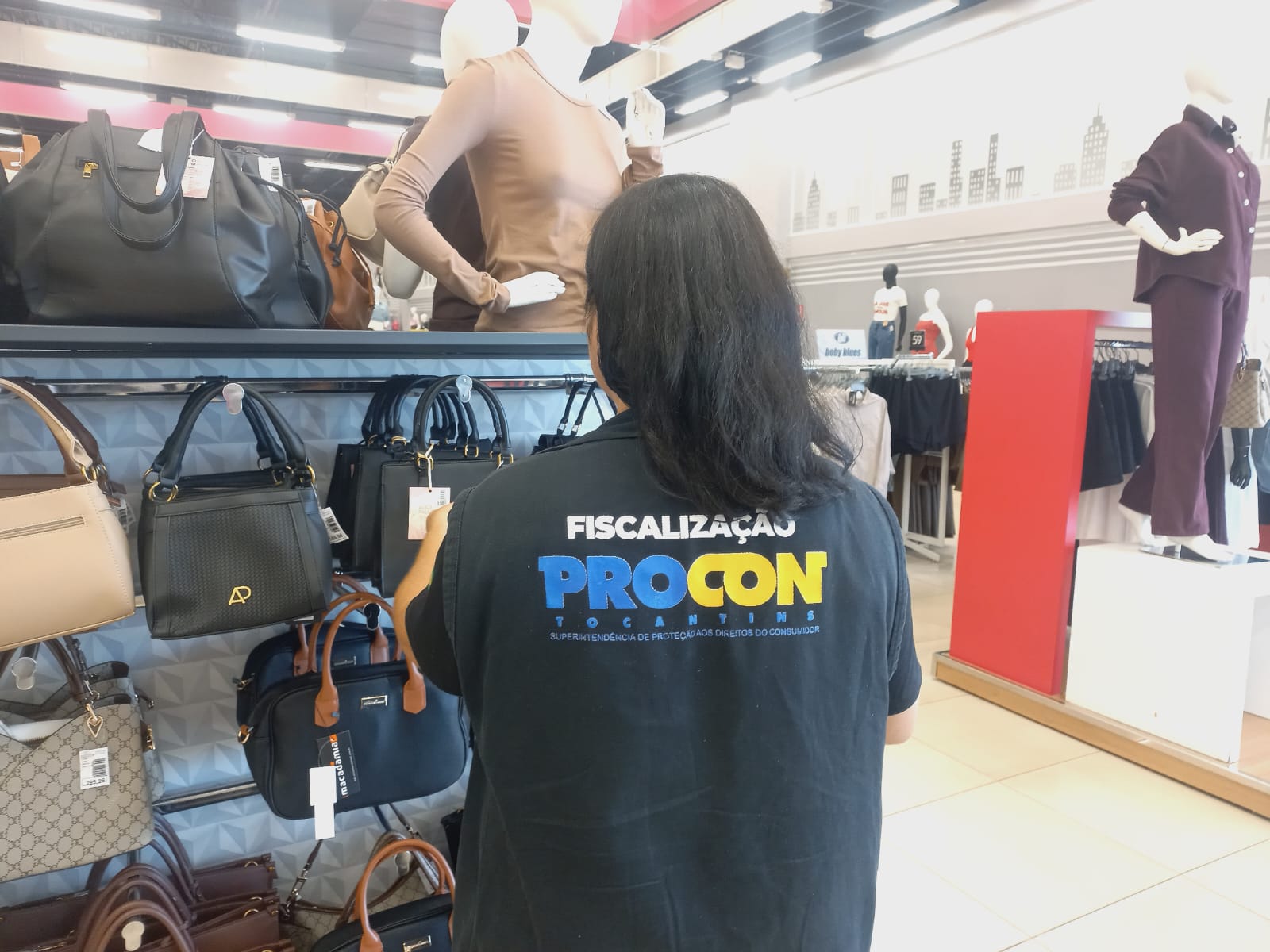 Procon Tocantins encontra variação de até 199% em produtos para o Dia das Mães