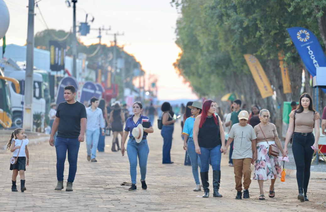 Calor e grande fluxo exigem atenção redobrada de visitantes de feira agrotecnológica