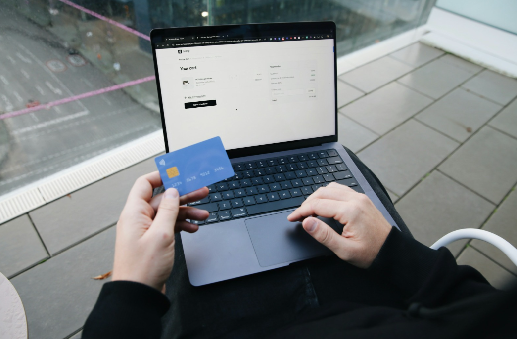 Procon Palmas alerta consumidores sobre compras on-line no Dia dos Namorados