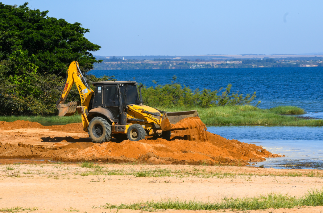 Prefeito Eduardo Siqueira Campos vistoria obras de ampliação da Praia da Graciosa