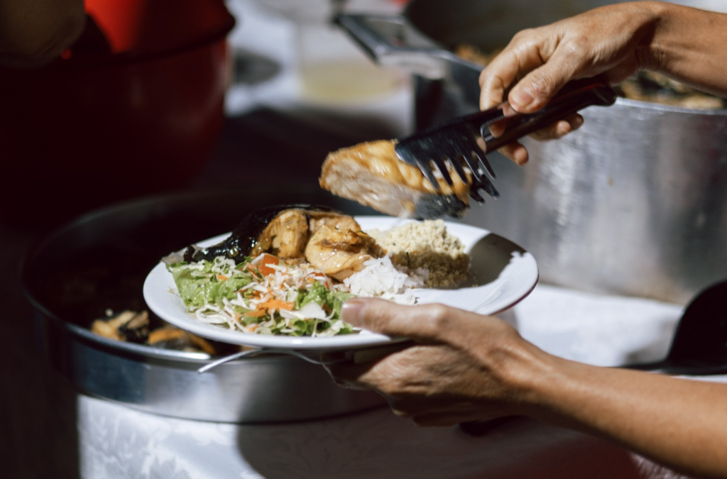 Alimentos do PAA são usados em jantar beneficente para 70 pessoas na região sul de Palmas