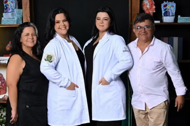 Screenshot 2026-07-31 10.43.24 Vendendo pastel, mãe paga a faculdade de medicina das duas filhas