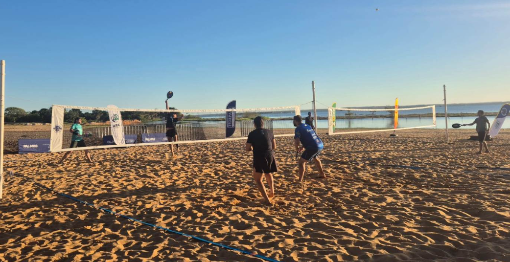 Prefeitura de Palmas manterá estruturas das quadras de areia até o fim do ano na Praia da Graciosa