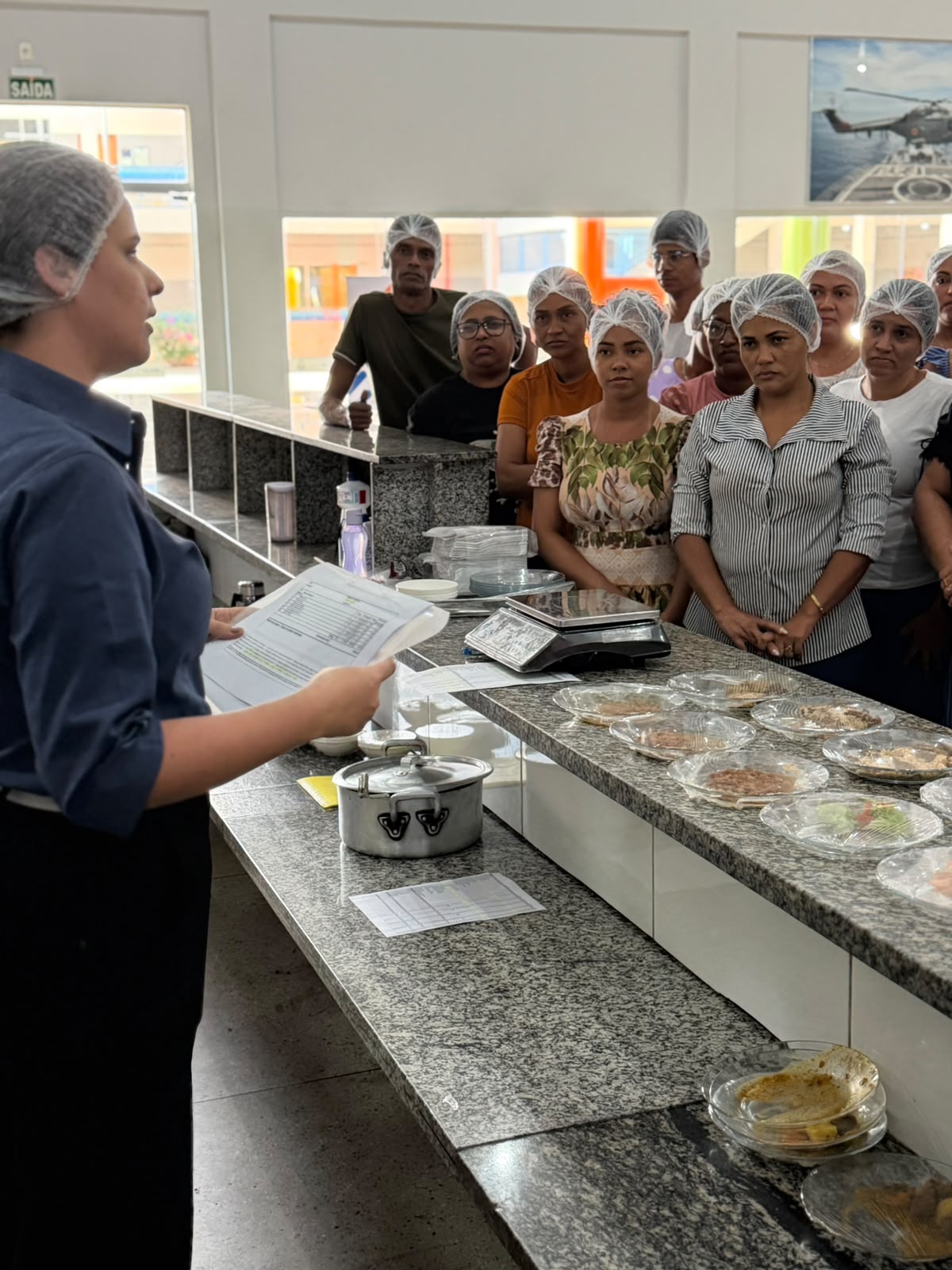 Merendeiras participam de capacitação em Boas Práticas na Manipulação de Alimentos