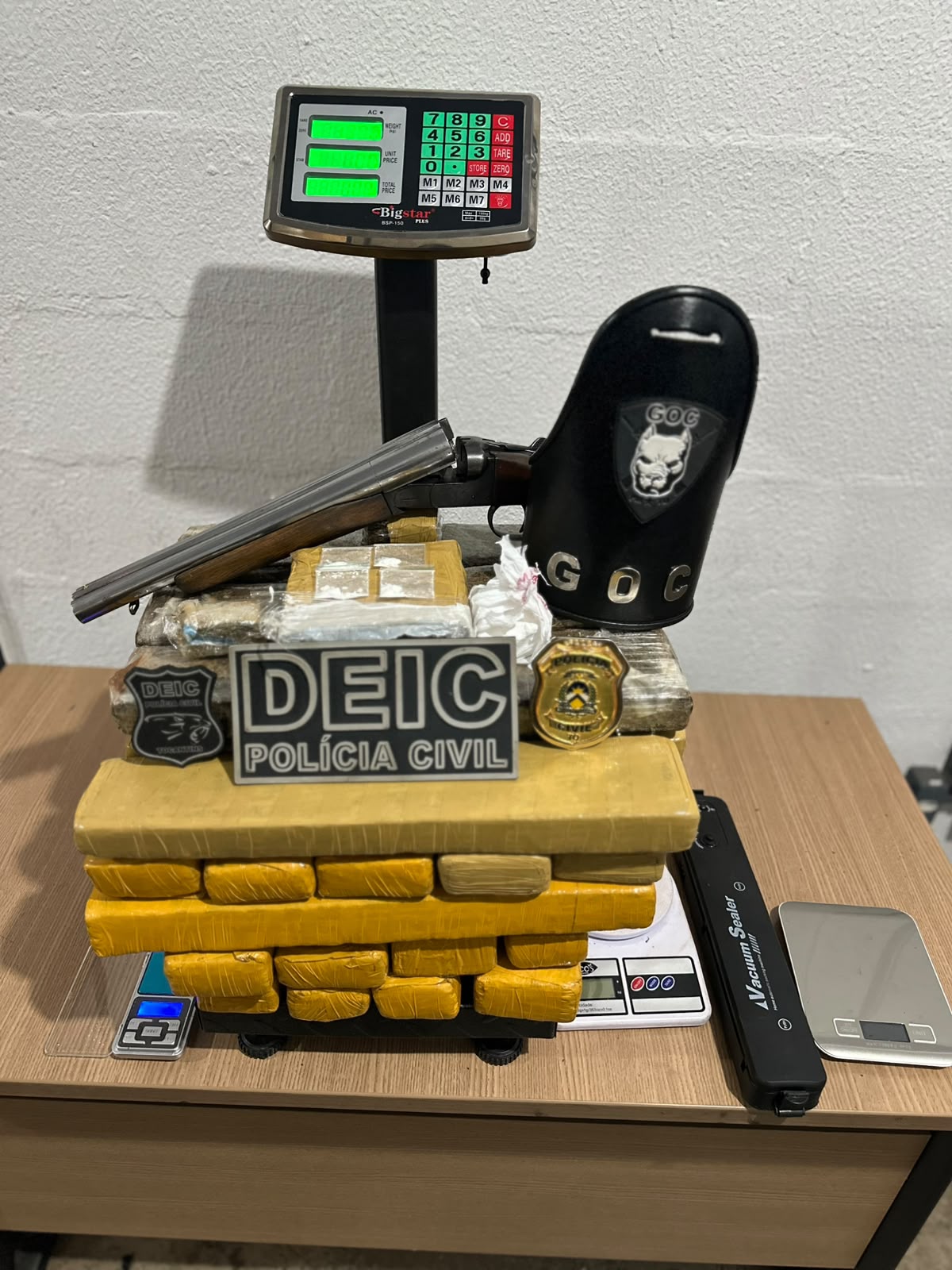 Polícia Civil do Tocantins apreende mais de 30 kg de maconha, crack, cocaína e escopeta em Paraíso