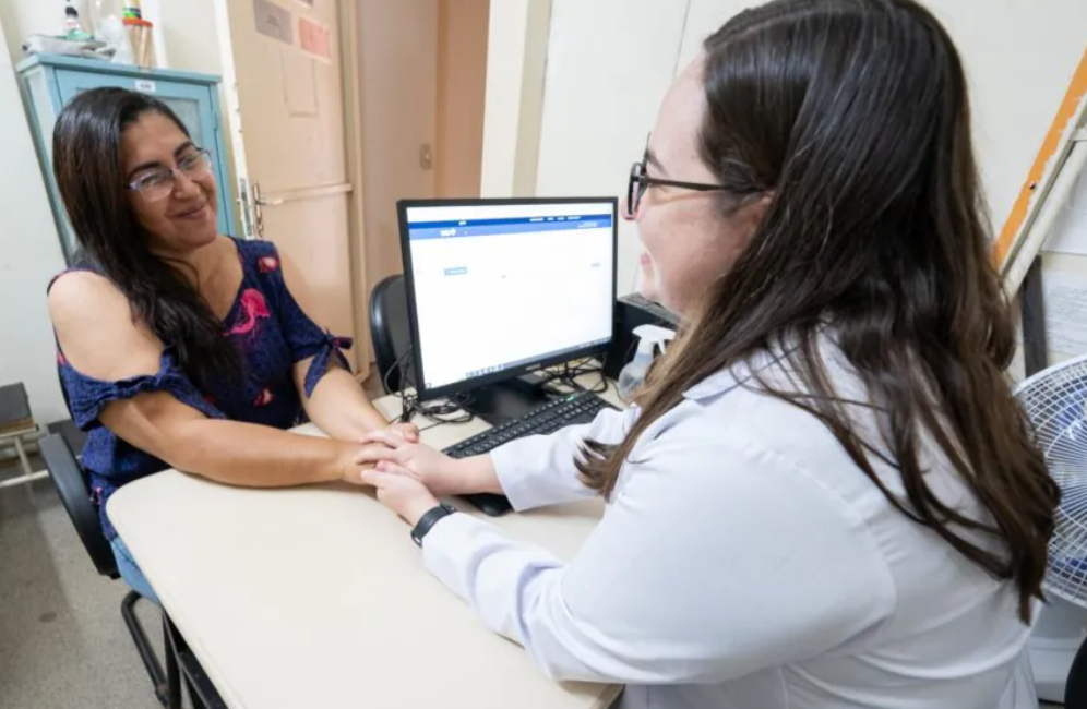 Nova lei garante avaliação médica anual para mulheres no SUS