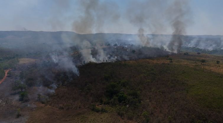 Screenshot 2026-09-15 13.16.14 Defesa Civil atua em incêndio de grandes proporções em região de serra na zona rural de Palmas