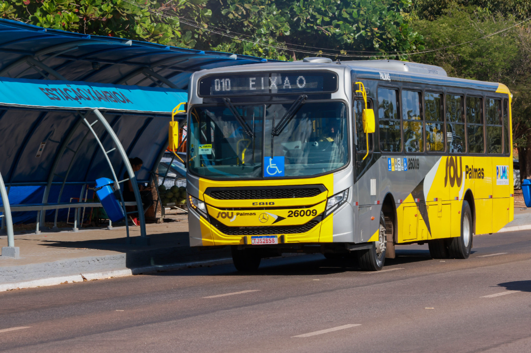 Transporte coletivo de Palmas tem linha especial para atender cemitérios no Dia de Finados